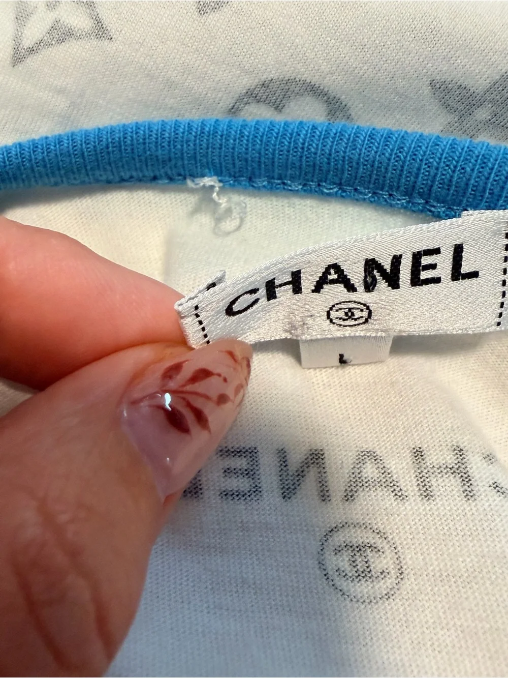 Chanel Paris-Cuba Pink And White Graphic Tee Women's Size L 😍